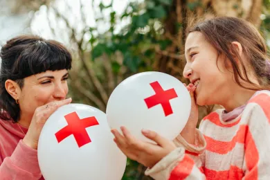 Freiwillige des Jugendrotkreuzes engagiert sich für Kinder