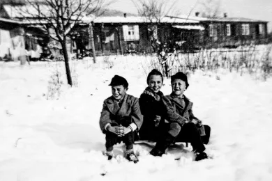Rainer Klotzbücher mit seinen Geschwistern
