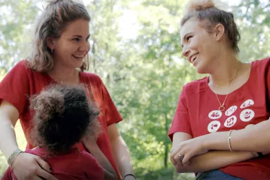 Freiwillige des Jugendrotkreuzes engagiert sich für Kinder