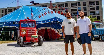 Zwei junge JRK-Freiwillige der Pipistrello-Ferienwoche