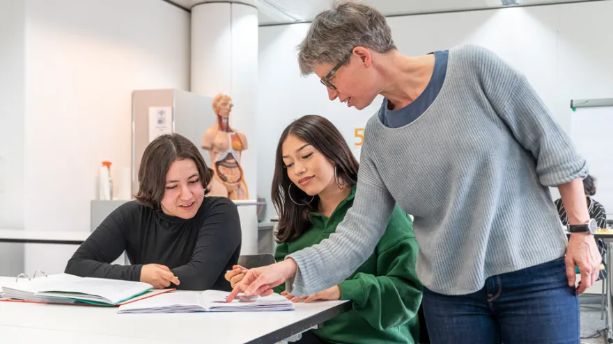 Unterricht Pflegehelfer/-in SRK 