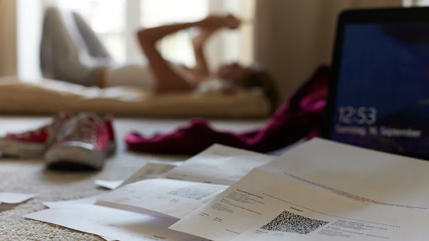 Young Carers übernehmen zum Beispiel administrative Aufgaben daheim